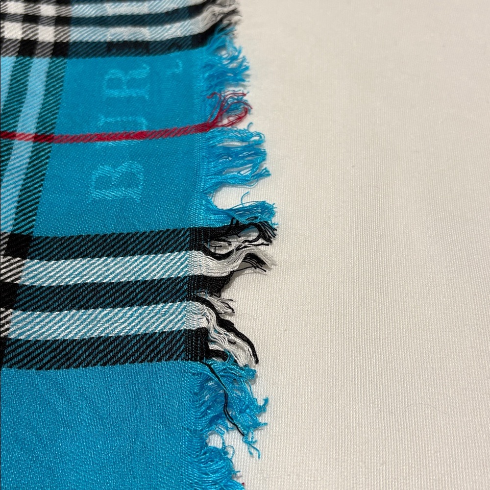 Authentic Burberry turquoise plaid scarf with certificate - Picture 9 of 9